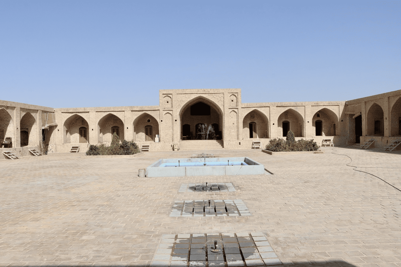 کاروانسرای شاه‌عباسی ایوانکی